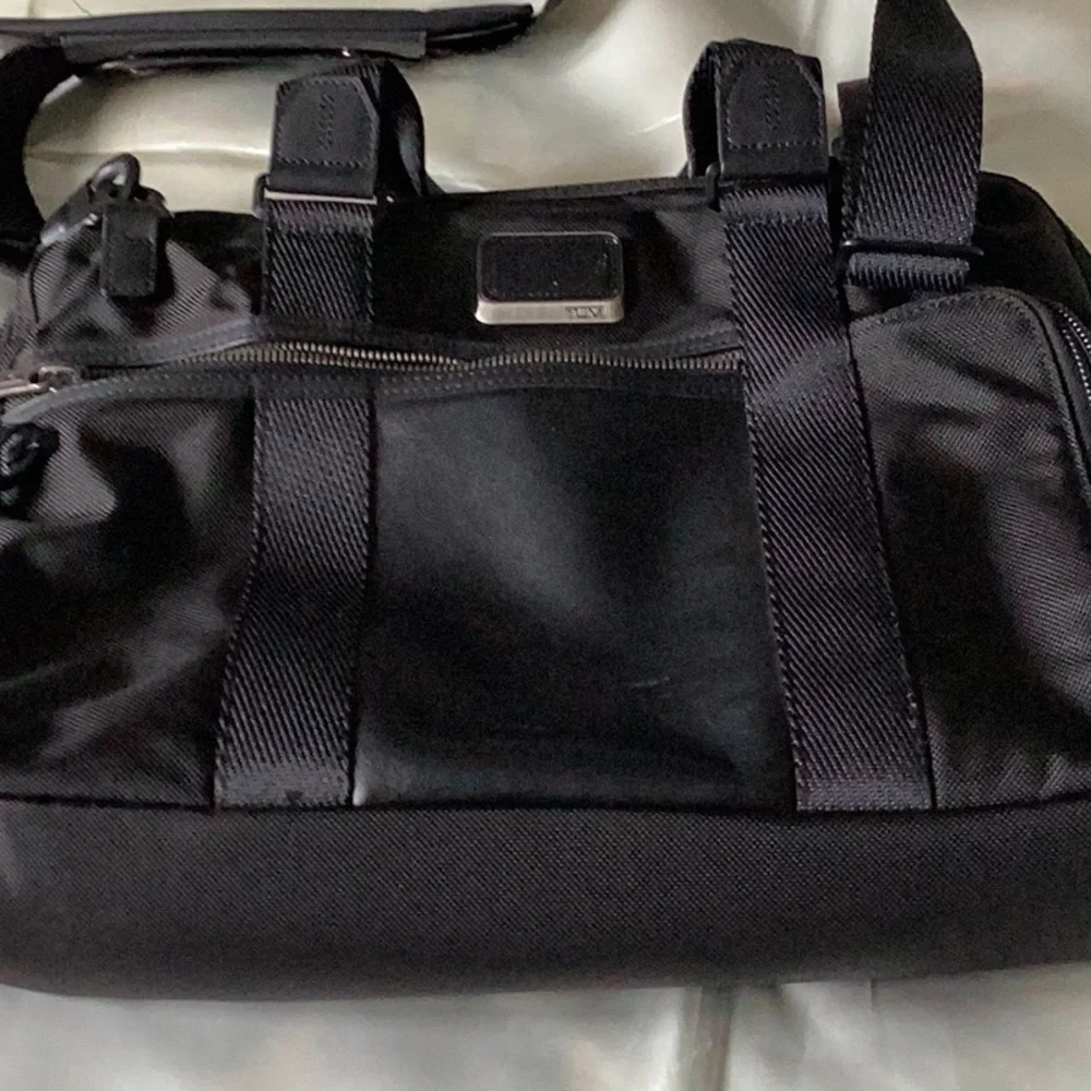 Tumi good preowned